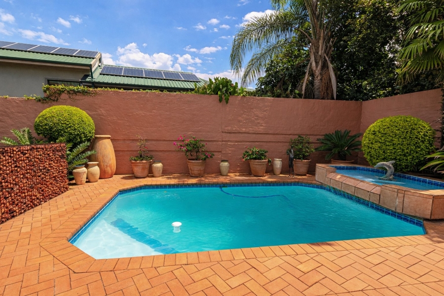 4 Bedroom Property for Sale in Caribbean Beach Club North West